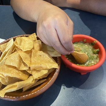 Viva Vegan - Complementary chips and salsa (no spicy at all) - Vegan Near Me - Colton, California Viva Vegan - Complementary chips and salsa (no spicy at all) - Vegan Near Me - Colton, California
