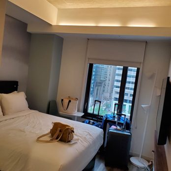 Motto By Hilton Philadelphia Rittenhouse Square - Basic queen room. I was very happy here. - Hotels Near Me - Philadelphia, Pennsylvania Motto By Hilton Philadelphia Rittenhouse Square - Basic queen room. I was very happy here. - Hotels Near Me - Philadelphia, Pennsylvania