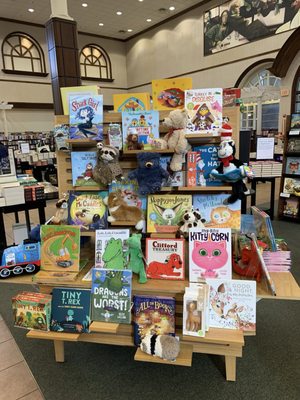 Barnes & Noble by null