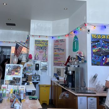 Broad Street Coffee Co. - interior - Coffee & Tea Near Me - Malibu, California Broad Street Coffee Co. - interior - Coffee & Tea Near Me - Malibu, California