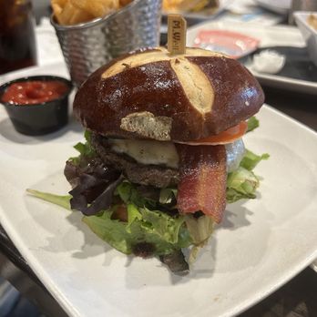 80/20 @ Kaelin's - 80/20 Burger - Burgers Near Me - Louisville, Kentucky