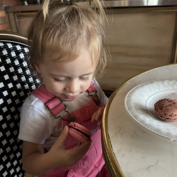 Le Petit Paris - Mandarin - Raspberry macaroon - French Near Me - Jacksonville, Florida Le Petit Paris - Mandarin - Raspberry macaroon - French Near Me - Jacksonville, Florida