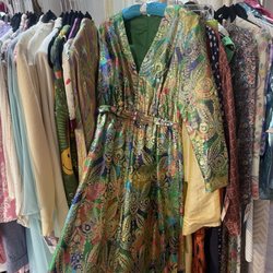 Leah's Closet - Stunning! Vintage Find!