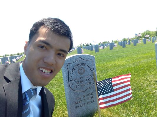 Abraham Lincoln National Cemetery by null