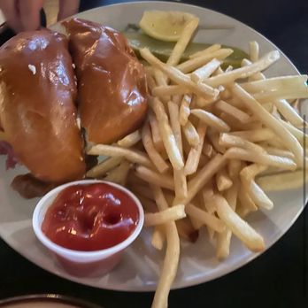 Batson River Brewing & Distilling - Kennebunk - Fried haddock sandwich - Breweries Near Me - Kennebunk, Maine