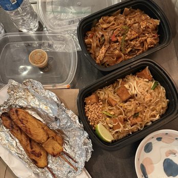 Thai Eatery - Drunken noodles (pad Kee mow), pad thai, satay chicken - Thai Near Me - Erie, Pennsylvania Thai Eatery - Drunken noodles (pad Kee mow), pad thai, satay chicken - Thai Near Me - Erie, Pennsylvania