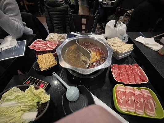 Hou Yi Hot Pot by null