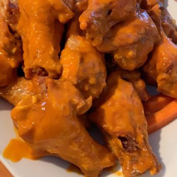 Matty B's Mountainside Cafe - Amazing buffalo wings !! Super Meaty - American Near Me - Bartlett, New Hampshire