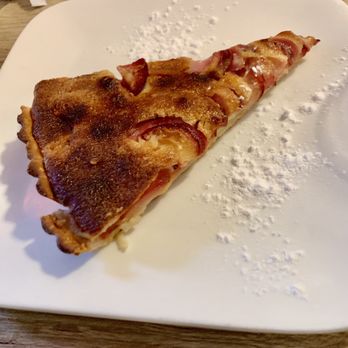 Le Pareloup - Tart of the day (plum) - French Near Me - Paris, 75