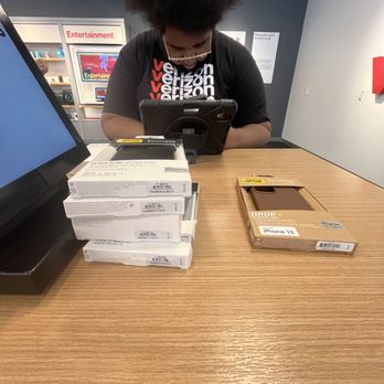 Verizon - That's not my phone.... It's him on TikTok. - Mobile Phones Near Me - Lynchburg, Virginia