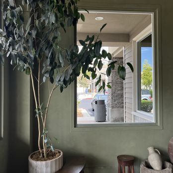 Hinar - indoor seating - Cafes Near Me - San Diego, California