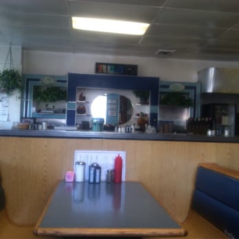 Knotty Pine Restaurant & Lounge - Diner counter - Breakfast & Brunch Near Me - Front Royal, Virginia