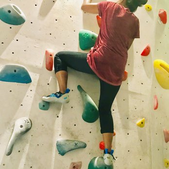 Hangar 18 - Long Beach - Climbing Near Me - Signal Hill, California Hangar 18 - Long Beach - Climbing Near Me - Signal Hill, California