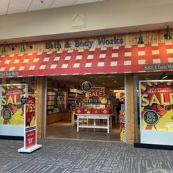 Regency Mall - Bath & Bodyworks