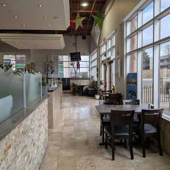 Poached Dreams Diner - Huge restaurant - Diners Near Me - Aurora, Ontario
