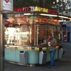 Würstler Schwedenplatz