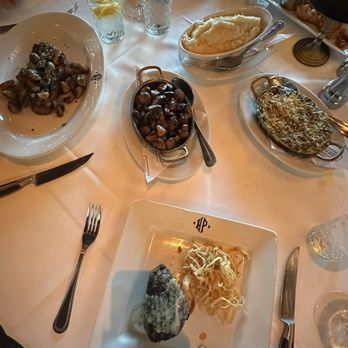 Hyde Park Prime Steakhouse - Steaks, Creamed Spinach, Garlic Potatos, Mushrooms - Steakhouses Near Me - Delray Beach, Florida Hyde Park Prime Steakhouse - Steaks, Creamed Spinach, Garlic Potatos, Mushrooms - Steakhouses Near Me - Delray Beach, Florida