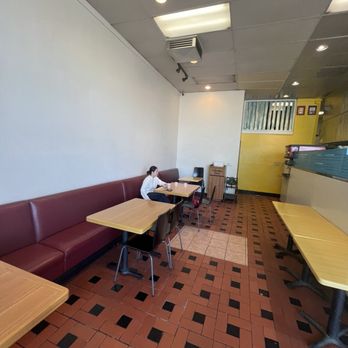 MaDee Thai Kitchen - Inside - Thai Near Me - Costa Mesa, California
