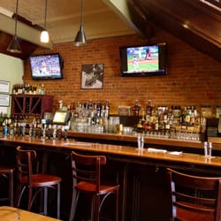 Ellicottville Brewing - Fredonia - Bar view