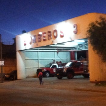 Estación de Bomberos - Fachada de la estación de bomberos! - Fire Departments Near Me - León, GUA