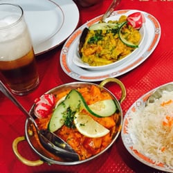 Le Palais de Kashmir - Chicken Tikka Masala and Vegetable Curry