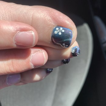 Tammy's Nail Salon - Looks bad for 24 hrs old! Bad business!!! Unexpectable. .. $80 - Nail Salons Near Me - Carmichael, California