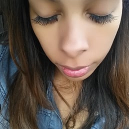 Fresh natural looking eyelash extensions.
