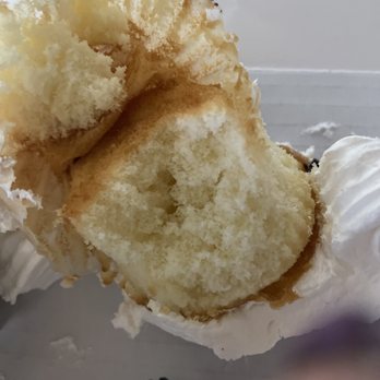 Brookshire's - Very dry vanilla cupcake. - Grocery Near Me - Forney, Texas
