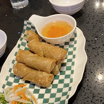 Lá Sen Vietnamese Cuisine - Crispy Spring Roll - Vietnamese Near Me - Toronto, Ontario Lá Sen Vietnamese Cuisine - Crispy Spring Roll - Vietnamese Near Me - Toronto, Ontario