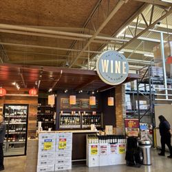 H-E-B - Wine "bar"