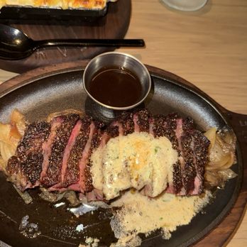 CARVE American Grille - Central Austin - 14 oz. CARVE Smoked Sliced Ny Strip* - New American Near Me - Austin, Texas
