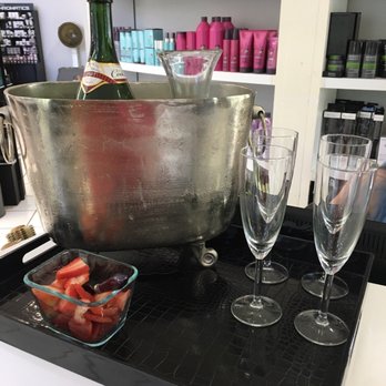 Luxe - The Colour Lounge - Nice greeting! - Hair Salons Near Me - Miami, Florida Luxe - The Colour Lounge - Nice greeting! - Hair Salons Near Me - Miami, Florida