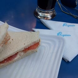 Bogarín - Felicidad en triángulos