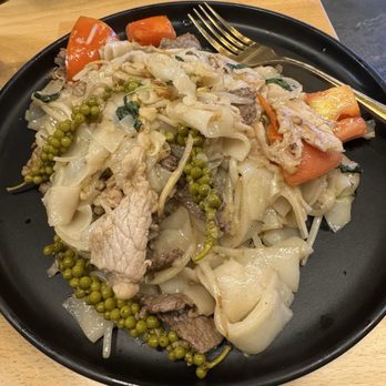 Manaao - "Drunken Noodle" Pad Kee Mao - Thai Near Me - Tustin, California