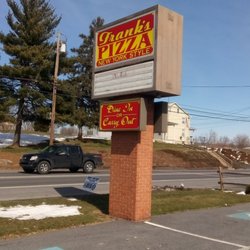 Frank's Pizza - Stopped by for a quick bite - really good pizza and service. Have a lunch special for 2 slices (big) and a soda for only $3.50!