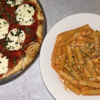 Pasta Mia - Margherita Pizza Rigatoni Vodka - Pizza Near Me - Bartlett, Illinois Pasta Mia - Margherita Pizza Rigatoni Vodka - Pizza Near Me - Bartlett, Illinois