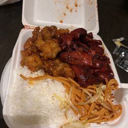 Golden Chopstix - 2 Entree Combo Plate