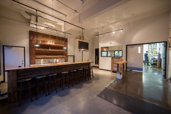 Wild Life Distillery & Cocktail Bar by null