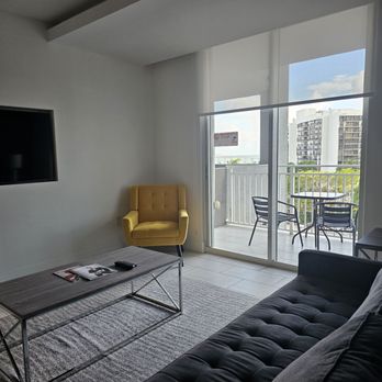 Fortune House Hotel - Living room - Hotels Near Me - Miami, Florida Fortune House Hotel - Living room - Hotels Near Me - Miami, Florida