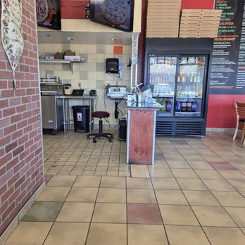 Pinole Pizza House - Everything and the kitchen sink. - Pizza Near Me - Pinole, California