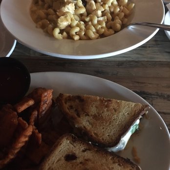 Perfect Pear Bistro - New American Near Me - Tempe, Arizona
