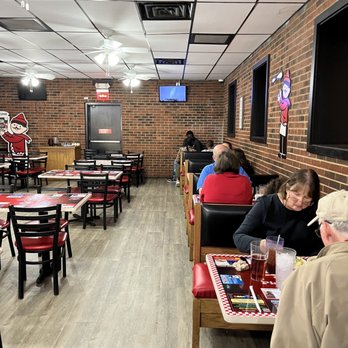 Pizza Inn - Dining area - Pizza Near Me - Spartanburg, South Carolina Pizza Inn - Dining area - Pizza Near Me - Spartanburg, South Carolina