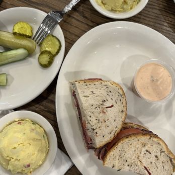 Nate'n Al's - Delis Near Me - Beverly Hills, California