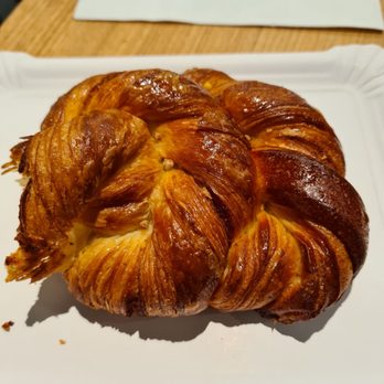Mercato Centrale Milano - "Cinnamon Roll" haha... if you say so!! - Public Markets Near Me - Milan, Michigan