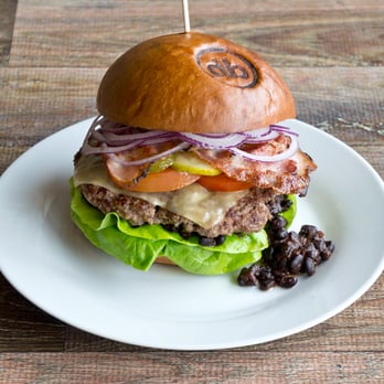 Domyno Burger Bar - Tohle jste si tu ještě nedávno mohli dát a za dobré peníze. Bohužel je to minulost. - Burgers Near Me - Prague, Puerto Rico