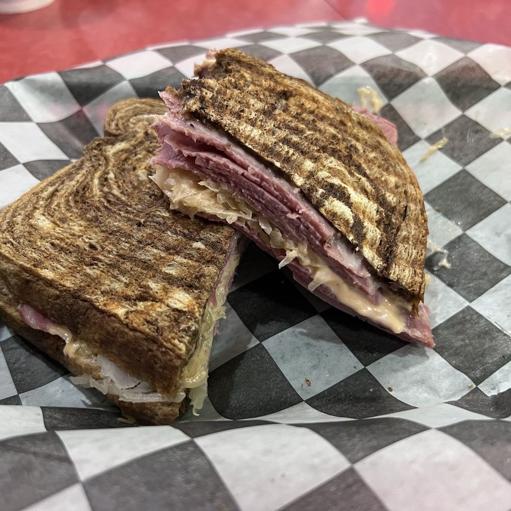 Hungry Charlies - Even panni - Food Trucks Near Me Hungry Charlies - Even panni - Food Trucks Near Me