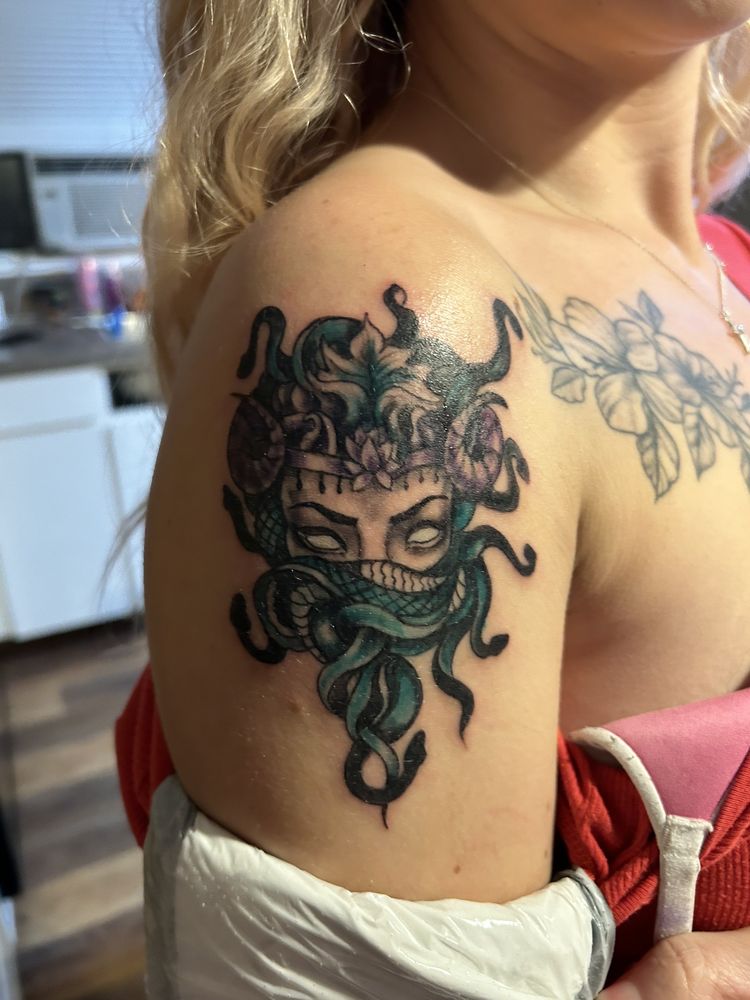 Alternative Tattoo Logo