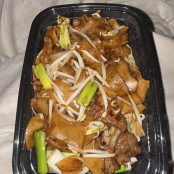 Serai - Beef Chow Fun - Malaysian Near Me - Chicago, Illinois Serai - Beef Chow Fun - Malaysian Near Me - Chicago, Illinois
