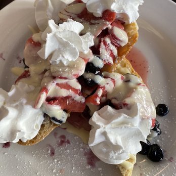 Rialto Cafe - Rialto French Toast - Breakfast & Brunch Near Me - Fullerton, California