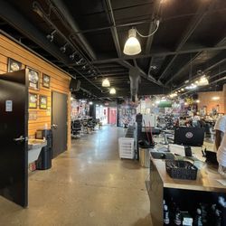 Floyd's 99 Barbershop